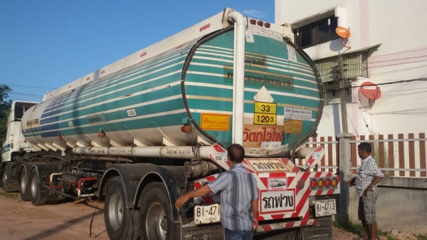 ขายรถสิบล้อMAGAหัวลากนํ้ามันพร้อมห้าง2เพลาบรรจุ30000ลิตร