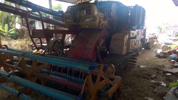 ขายเหมารถเกี่ยวข้าว 3 รายการ 1. ศักด์พัฒนา สตาร์บิ๊ก ปี 49