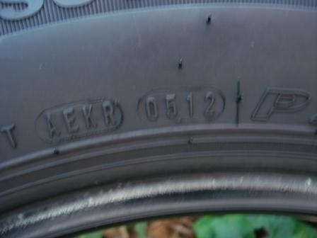 ขายยาง 225 65 17 ปึ 12  1 คู่ ขายถูก