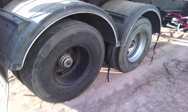 ขายห้างลากนํ้ามันขรรจุ30000ลิตร2เพลากระท้อมโหลดล่าง6หัว