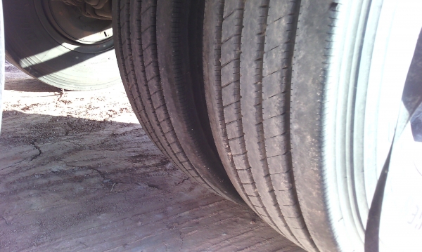 ขายด่วนรถสิบล้อหัวลากMAGAเครือง260แรงปี48ยางเรเดื่ยน