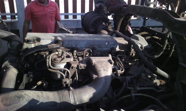 ขายด่วนรถสิบล้อหัวลากMAGAเครือง260แรงปี48ยางเรเดื่ยน