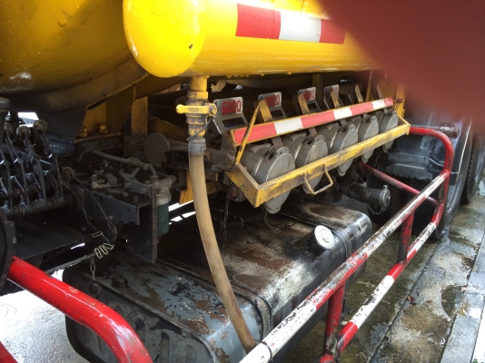 10ล้อน้ำมัน195แรง ISUZU FVM32M R ถัง15000ล.โหลดล่าง รถสวยพร้อมใช้ มือเดียวป้ายแดงจากห้าง...