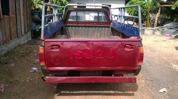 ขาย ISUZU KB 2200 รถใช้งานอยู่ทุกวัน ทะเบียนพร้อม ราคาต่อรองได้