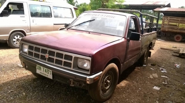 ขาย ISUZU KB 2200 รถใช้งานอยู่ทุกวัน ทะเบียนพร้อม ราคาต่อรองได้