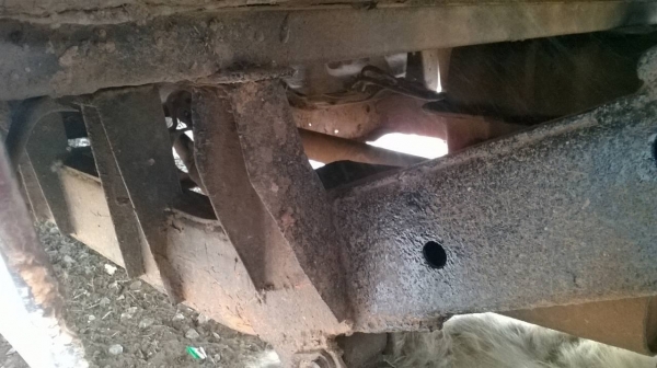 ขาย ISUZU KB 2200 รถใช้งานอยู่ทุกวัน ทะเบียนพร้อม ราคาต่อรองได้