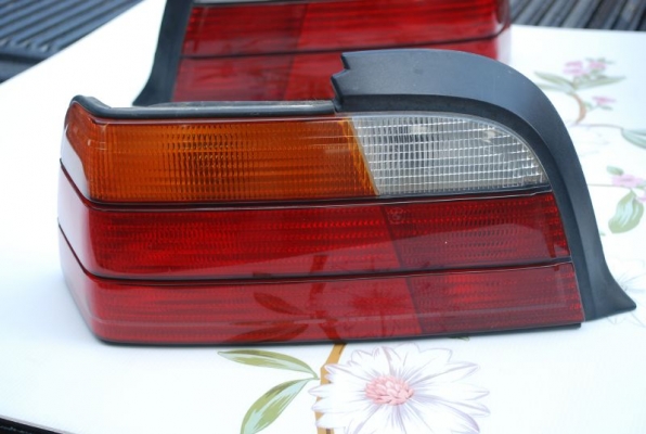 ขายไฟท้าย BMW E36 ของแท้ ขายเหมาถูกๆ