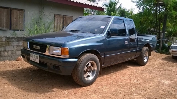 ขาย ISUZU ปี 35 เครื่อง 90 สภาพพร้อมใช้ แอร์เย็น คัสซีสวย ทะเบียนเต็มพร้อมโอน ราคาต่อรองได้ครับ