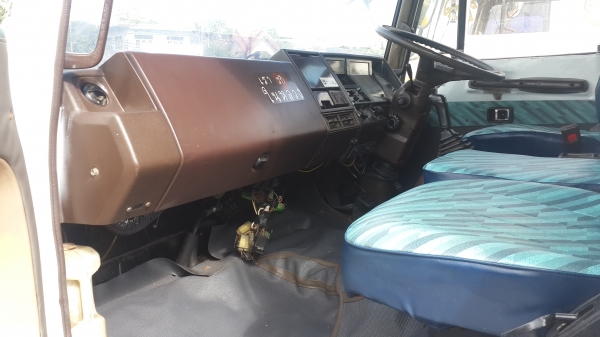 ขายด่วนHINOหกล้อดั้มยาง900เครื่องHO7C 185 แรงสภาพพร้อมใช้แอร์เย็นโทร0843923995