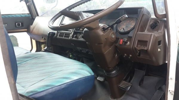 ขายด่วนHINOหกล้อดั้มยาง900เครื่องHO7C 185 แรงสภาพพร้อมใช้แอร์เย็นโทร0843923995