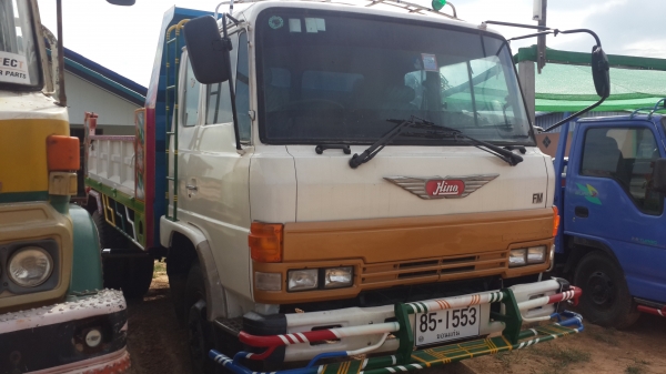 ขายด่วนHINOหกล้อดั้มยาง900เครื่องHO7C 185 แรงสภาพพร้อมใช้แอร์เย็นโทร0843923995