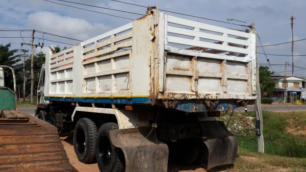 ขายด่วนไอ้หลงโบสองเพลาดั้มซีเรี่ยนสูงFN527MTF 7084สภาพสวยโทร0843923995