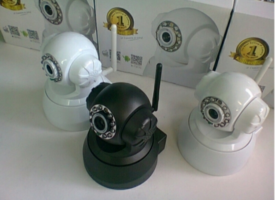 กล้อง IP camara ไร้สาย สั่งงานผ่านมือถือ เป็นยามเฝ้าบ้านแทนคุณ ฟรี Kingston Micro SD Card กล้อง IP camara ไร้สาย สั่งงานผ่านมือถือ เป็นยามเฝ้าบ้านแทนคุณ ฟรี Kingston Micro SD Card