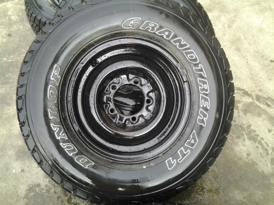 ขายยางรถจิ๊ปพร้อมล้อเก่านอก  ขนาด30x9.50R15  1 ชุด 4 เส้น 8500