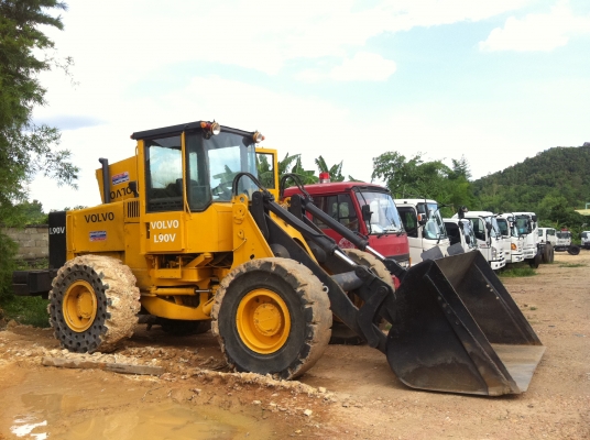 ขายรถตัก วอลโว่ VOLVO L90V เอวอ่อน คันใหญ่