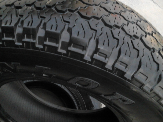235/70R15  DUNLOP GRANTREK ออฟโลด โฟวีล คาริเบี้ยน  มี  2  เส้น TEL.081-427-3941