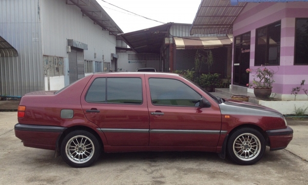 เก๋งราคาประหยัด VOLKSWAGEN VENTO 39000ด่วน!!!082-3816797
