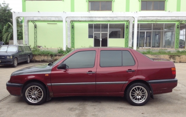 เก๋งราคาประหยัด VOLKSWAGEN VENTO 39000ด่วน!!!082-3816797