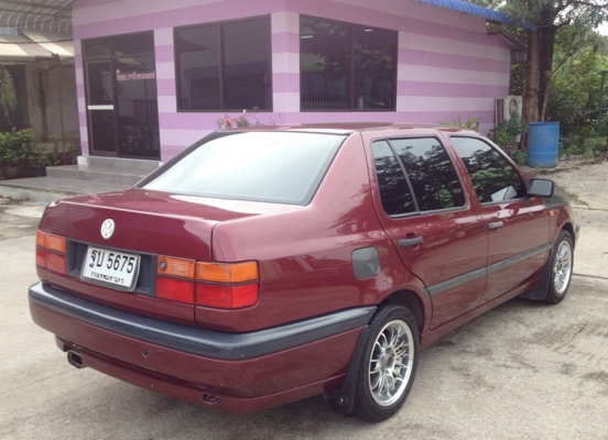 เก๋งราคาประหยัด VOLKSWAGEN VENTO 39000ด่วน!!!082-3816797