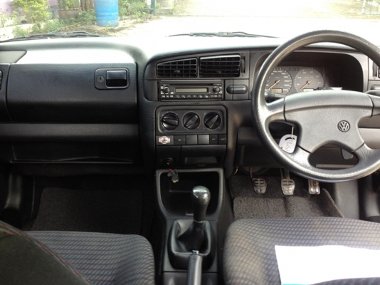 เก๋งราคาประหยัด VOLKSWAGEN VENTO 39000ด่วน!!!082-3816797