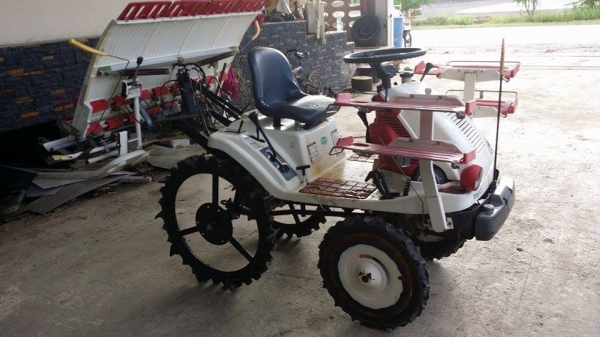 รถปลูกข้าวนั่งขับ YANMAR เก่าญี่ปุ่น สภาพสวย เครื่องยนต์ติดง่าย สภาพพร้อมใช้งาน รถปลูกข้าวนั่งขับ YANMAR เก่าญี่ปุ่น สภาพสวย เครื่องยนต์ติดง่าย สภาพพร้อมใช้งาน