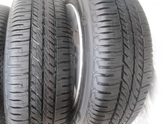 ขายล้อแม็กป้ายแดง New jazz 15" พร้อมยางปี14 สนใจติดต่อเล็กคลองสามครับ 081-3747940