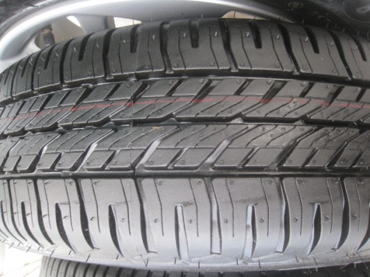 ขายล้อแม็กป้ายแดง New jazz 15" พร้อมยางปี14 สนใจติดต่อเล็กคลองสามครับ 081-3747940