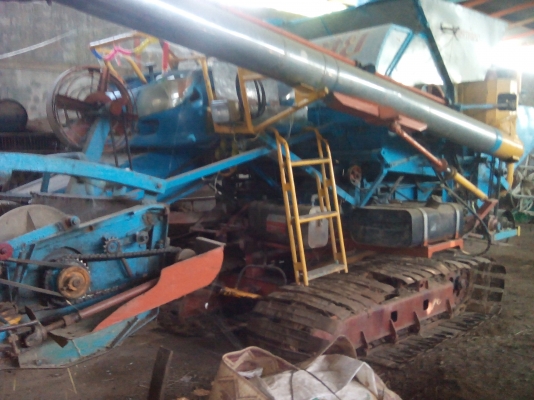 ขายรถเกี่ยวข้าว เกษตรพัฒนา อุ้ม 2.5 ตัน รุ่นปลดหนี้ ปี 50 หน้าเกียว 3 เมตร ขายรถเกี่ยวข้าว เกษตรพัฒนา อุ้ม 2.5 ตัน รุ่นปลดหนี้ ปี 50 หน้าเกียว 3 เมตร