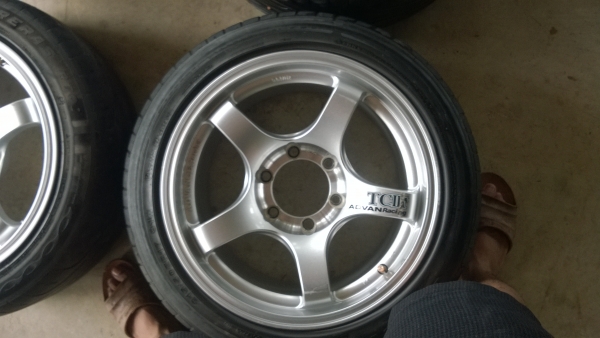 ขายล้อแม็ก ADVAN RACING ก้านยก ขอบ 17 หน้า 8 หลัง 9 พร้อมยางหนาๆ 6 รูคับ