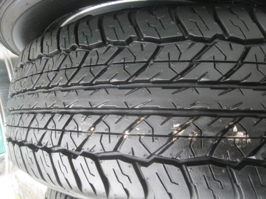 ขายล้อแม็ก Nissan navara calibre 16" พร้อยางปี13 สนใจติดต่อเล็กคลองสามครับ 081-3747940