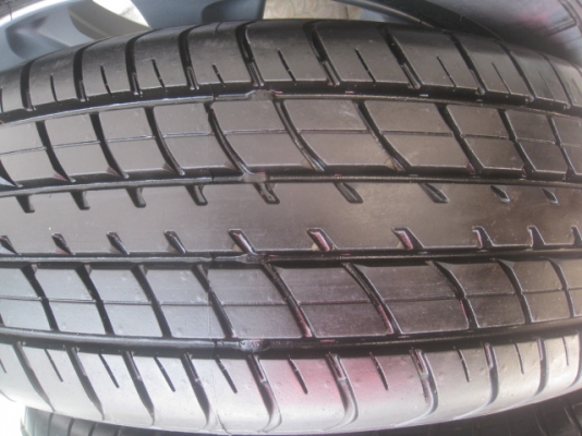 ขายล้อแม็ก Toyota vios 15" พร้อมยางปี14สนใจติดต่อเล็กคลองสามครับ 081-3747940