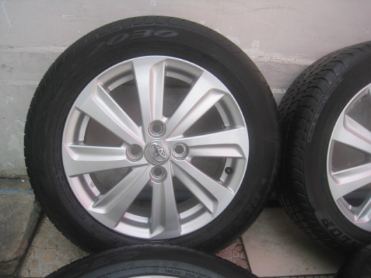 ขายล้อแม็ก Toyota vios 15" พร้อมยางปี14สนใจติดต่อเล็กคลองสามครับ 081-3747940