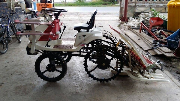 รถปลูกข้าวนั่งขับ YANMAR  เก่าญี่ปุ่น สภาพสวย เครื่องยนต์ติดง่าย สภาพพร้อมใช้งาน