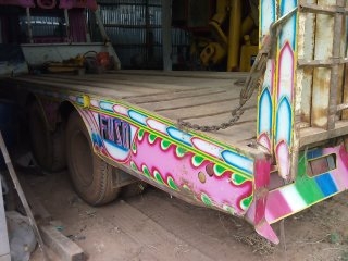 ขายรถเกี่ยวข้าวพร้อมเทรลเลอร์ 10 ล้อ เกษตรพัฒนา อุ้ม 2.5 ตัน รุ่นปลดหนี้ตัวใหญ่ ปี 53 พร้อมเทรลเลอร์ หลงฟูโซ้ 10 ล้อ 2 เพลา  หน้าเกียว 3 เมตร