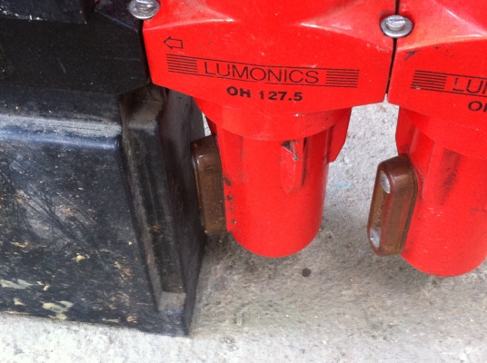 ชุดลดความชื่นระบบลม LUMONICS โดยลดอุณหภูมิลงและทำลมให้แห้งและสะอาด(มี 2 ชุด)