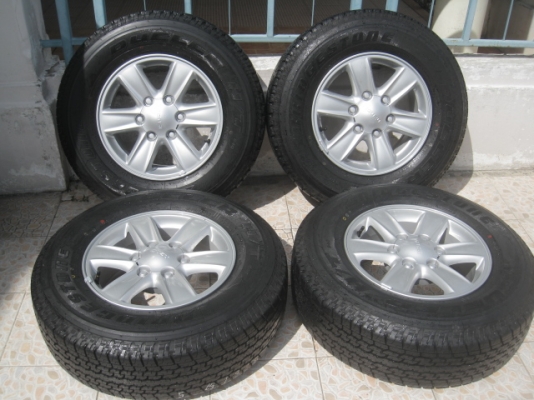 ขายล้อแม็กป้ายแดง D-max 16" พร้อมยางปี14 สนใจติดต่อเล็กคลองสามครับ 081-3747940