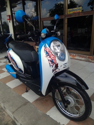 Honda Scoopy i ปี 2555 สีขาว น้ำเงิน ลาย Active Boy รถสวย ประหยัดน้ำมัน