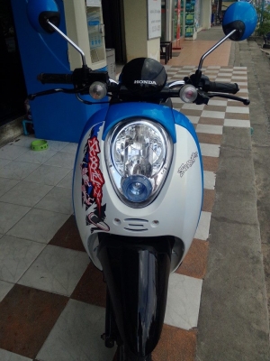 Honda Scoopy i ปี 2555 สีขาว น้ำเงิน ลาย Active Boy รถสวย ประหยัดน้ำมัน Honda Scoopy i ปี 2555 สีขาว น้ำเงิน ลาย Active Boy รถสวย ประหยัดน้ำมัน