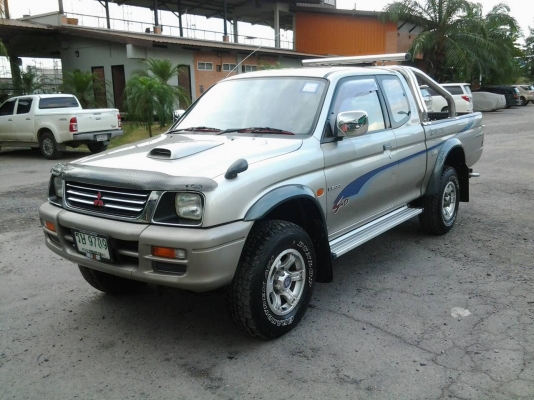 strada 4wdแค้ป  รถสวยมือเดียวออกห้าง พร้อมใช้ หาอยู่ไม่ผิดหวัง