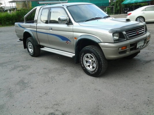 strada 4wdแค้ป  รถสวยมือเดียวออกห้าง พร้อมใช้ หาอยู่ไม่ผิดหวัง