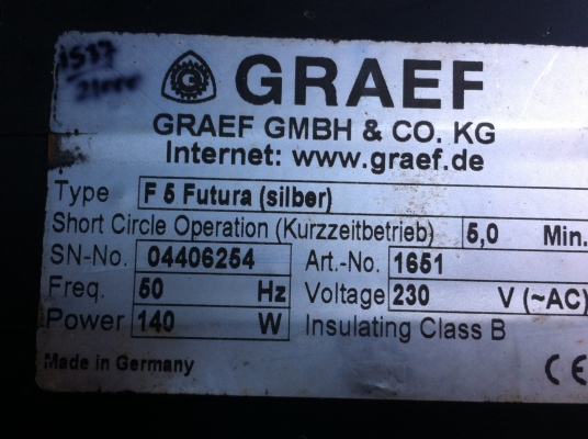 เครื่องสไลด์ยี่ห้อ GRAEFของเยรมัน หั่น เนื้อ พืชผัก ให้เป็นชิ้นตามขนาดความหนาบางที่ต้องการได้ ได้งานที่เร็ว