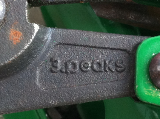 คีมตัดด้ามเขียวยาว ผลิตญี่ปุ่น มีการช่วยผ่อนแรงในการตัด มีปุ่มล๊อกได้ ปรับตั้งระยะการตัดได้ มือสองคัดแลัวสภาพสวย คม ตัวคีมแข็ง