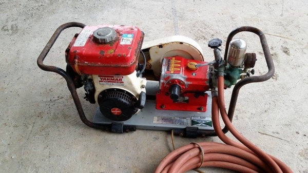 เครื่องฉีดยาแรงดัน YANMAR   พร้อมสายฉีด  เก่าญี่ปุ่น สภาพดี เครื่องพร้อมใช้งาน