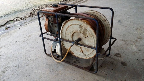 เครื่องฉีดยาแรงดัน KAWAZAKI พร้อมสายฉีด  เก่าญี่ปุ่น สภาพดี เครื่องพร้อมใช้งาน สายยาว 100 เมตร