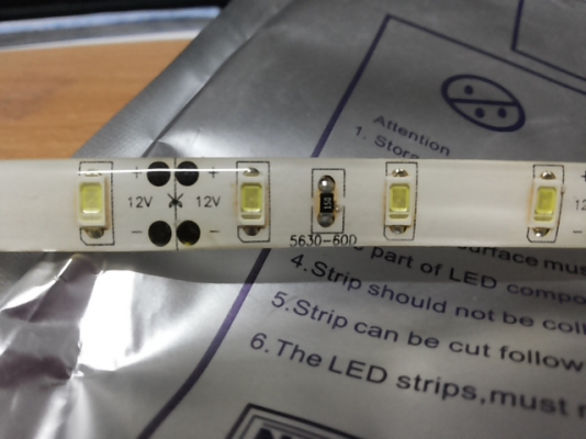 LED สีขาว สีเขียว แบบเส้น ยาว 5 เมตร กันน้ำ ราคาถูก LED สีขาว สีเขียว แบบเส้น ยาว 5 เมตร กันน้ำ ราคาถูก