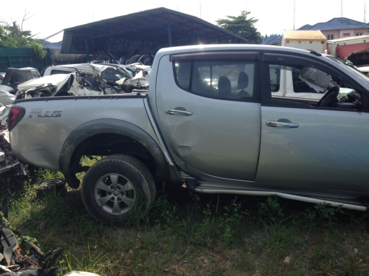 ขายซาก MITSUBISHI TRITON 4ประตู ปี07 ทะเบียนโอนลอย เครื่องเกียร์สวยๆ