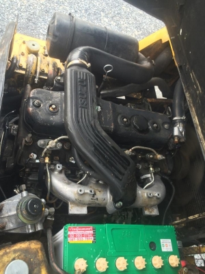 ขายรถยกเก่าญี่ปุ่น 2.5 ตัน 3 เมตร ดีเซลเครื่องอีซูซู 185,000 บาท 094-4267888 จะเด็ด