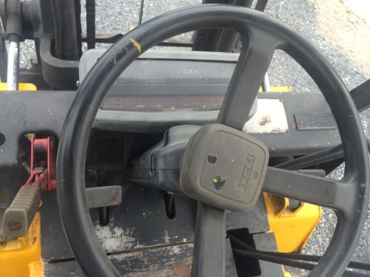 ขายรถยกเก่าญี่ปุ่น 2.5 ตัน 3 เมตร ดีเซลเครื่องอีซูซู 185,000 บาท 094-4267888 จะเด็ด