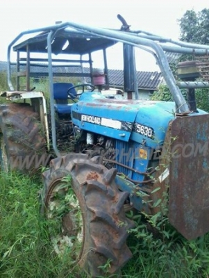 รถไถ NEWHOLLAND รุ่น 5630  4WD พร้อมอุปกรณ์