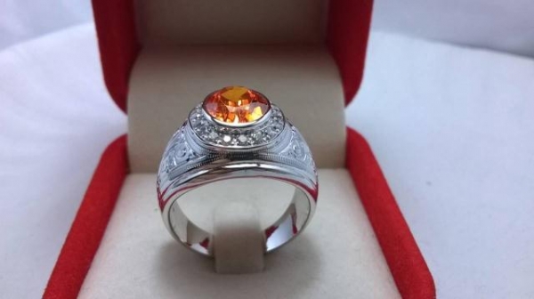 แหวนเงินพลอยชาตั้มล้อมด้วยcz